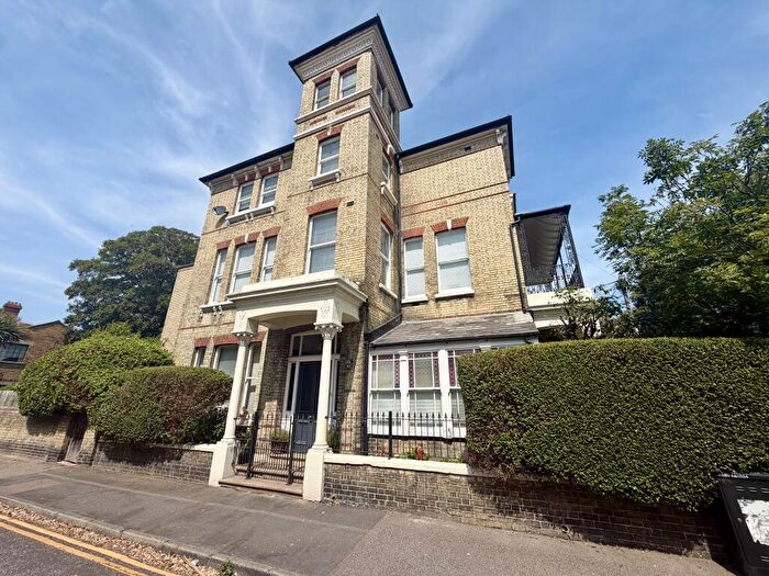 2 Bedroom Flat To Rent In Adrian Square, Westgate, CT8