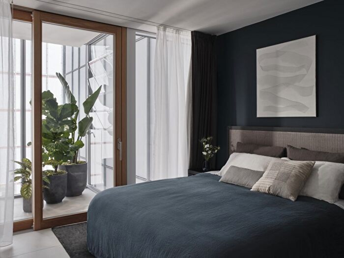 3 Bedroom Flat To Rent In Shard Place, London Bridge Street, SE1