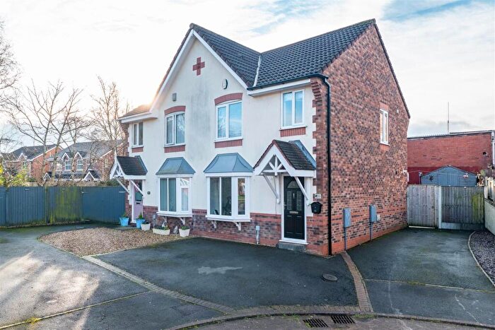 3 Bedroom Semi Detached House For Sale In Kennett Drive, Leyland, PR25