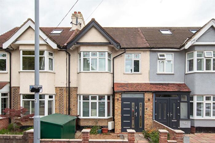 3 Bedroom Terraced House For Sale In Hale End Road, Walthamstow, E17