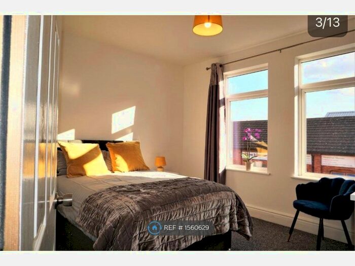 5 Bedroom Terraced House To Rent In Regent Street, Kettering, NN16