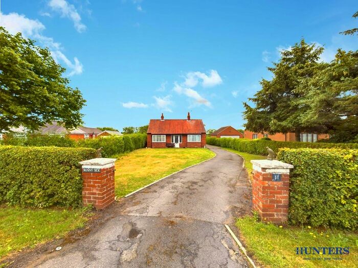 2 Bedroom Detached Bungalow For Sale In Sutton Lane, Barmby Moor, York, YO42