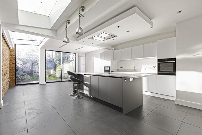 5 Bedroom Terraced House To Rent In Kingsway, Mortlake, SW14