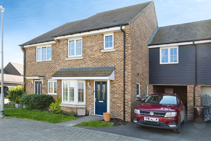 3 Bedroom Link Detached House For Sale In Wagtail Walk, Finberry, Ashford, TN25