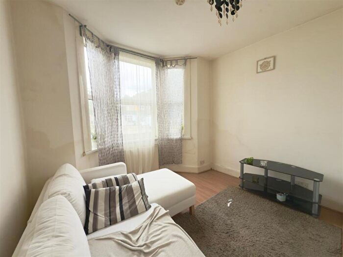 1 Bedroom Apartment To Rent In Dysons Road, Edmonton, N18
