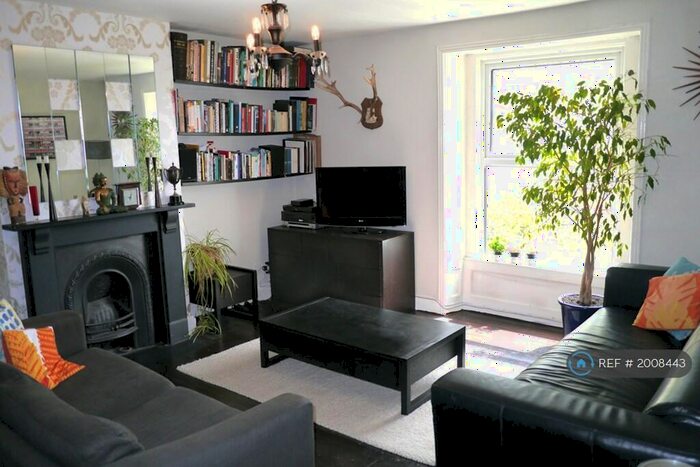 3 Bedroom Flat To Rent In West Park, Bristol, BS8