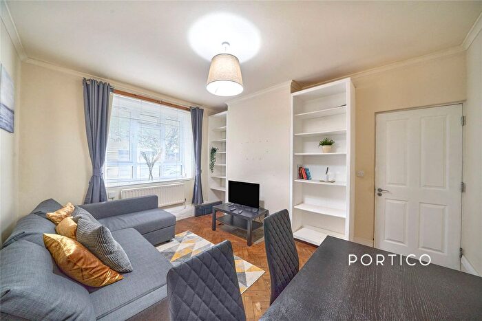 2 Bedroom Flat To Rent In Triangle Place, SW4