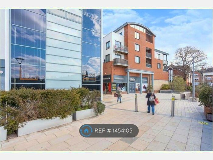 2 Bedroom Flat To Rent In The Forum, Horsham, RH12