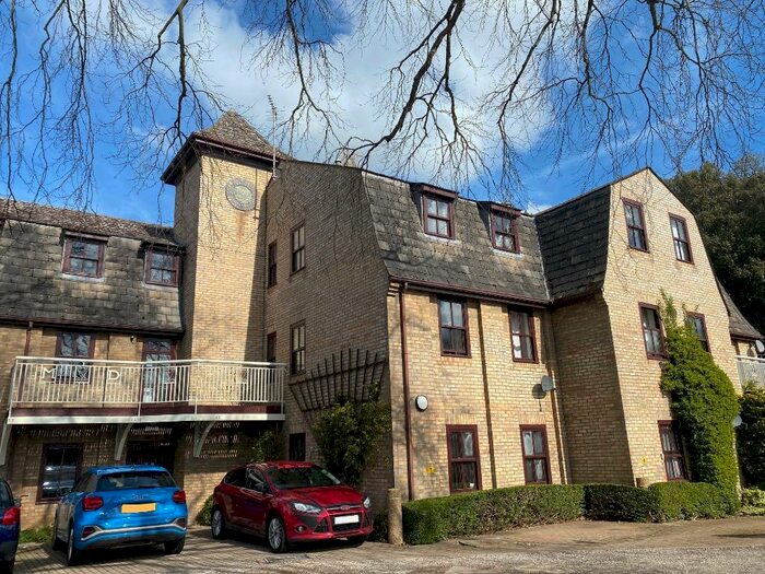 1 Bedroom Flat To Rent In Priory Gardens, Huntingdon, PE29