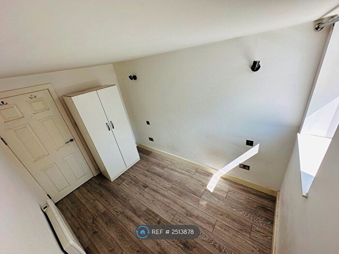 1 Bedroom Flat To Rent In Station Road, Crayford, DA1