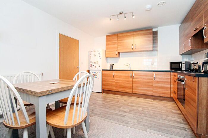 2 Bedroom Flat For Sale In Centenary Plaza, Southampton, SO19