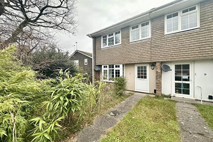 2 Bedroom End Of Terrace House To Rent In Holly Close, Storrington, RH20