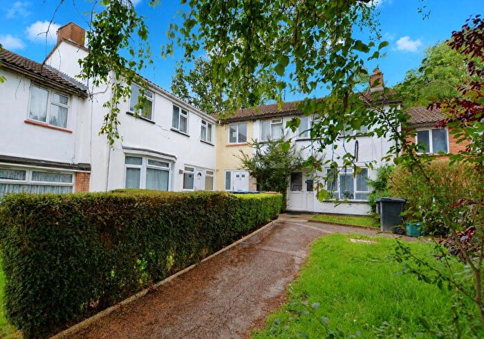 4 Bedroom Terraced House For Sale In Garden Avenue, Hatfield, AL10