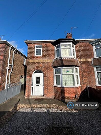 3 Bedroom Semi-Detached House To Rent In Warwick Road, Scunthorpe, DN16