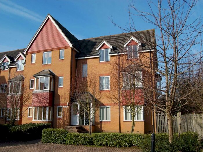 2 Bedroom Apartment To Rent In Redoubt Close, Hitchin, SG4