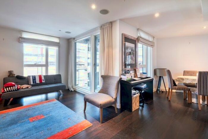 3 Bedroom Flat To Rent In Gatliff Road, London, SW1W