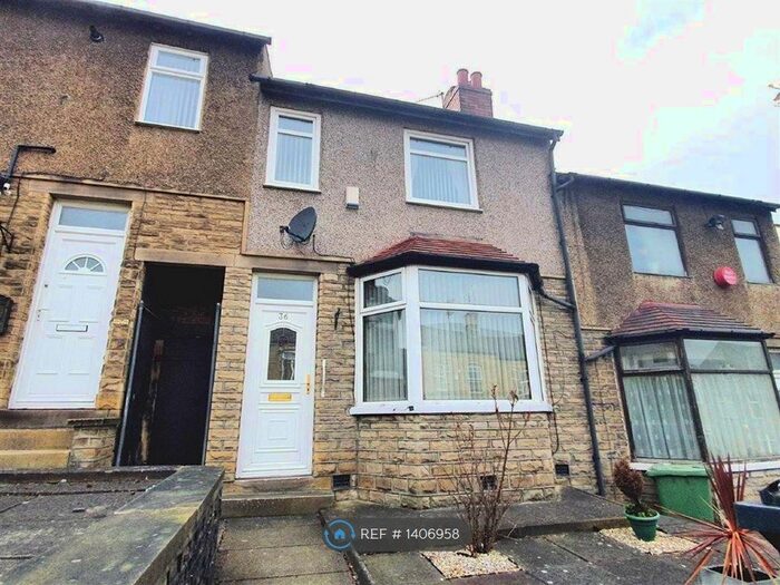 2 Bedroom Terraced House To Rent In Newsome Road, Huddersfield, HD4