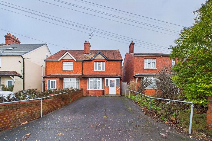 3 Bedroom Semi-Detached House For Sale In Basingstoke Road, Reading, Berkshire, RG2
