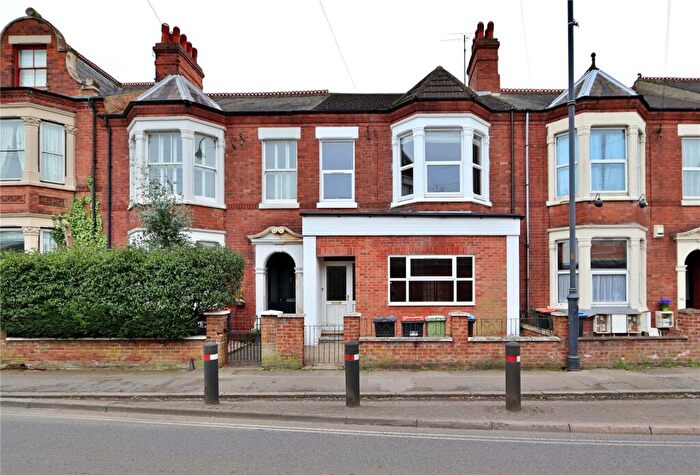 4 Bedroom Terraced House For Sale In Stratford Road, Wolverton, Milton Keynes, Bucks, MK12