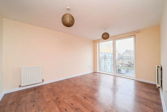 1 Bedroom Flat To Rent In Wooldridge Close, Feltham, TW14