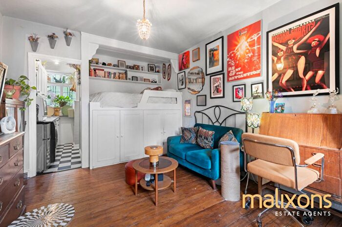 1 Bedroom Flat For Sale In Brixton Hill, London, SW2