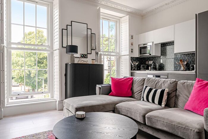 1 Bedroom Flat For Sale In Clapham Road, Clapham, London, SW9