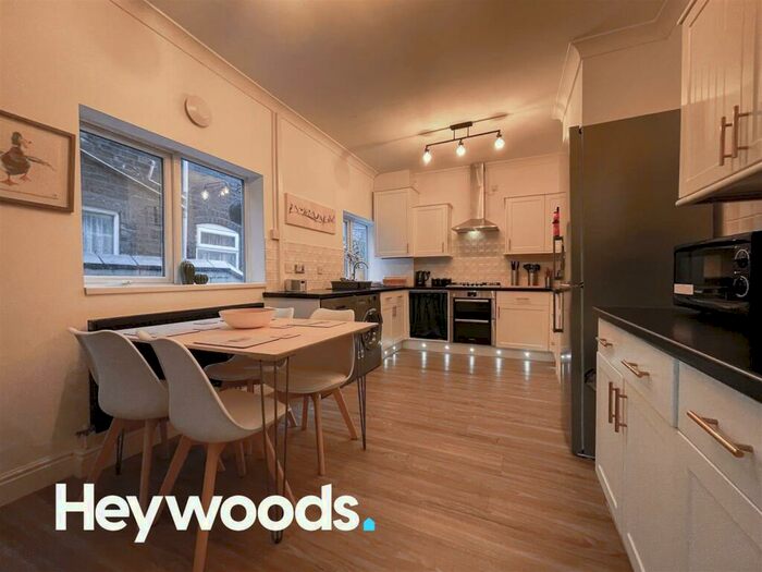 4 Bedroom Terraced House To Rent In Stamer Street, Stoke-On-Trent, ST4