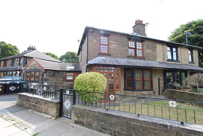 3 Bedroom Semi-Detached House For Sale In Russell Avenue, Queensbury, Bradford, BD13