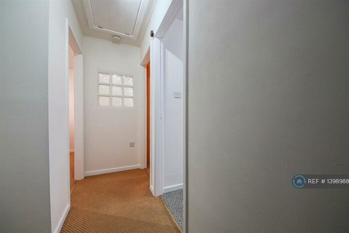 1 Bedroom Flat To Rent In Berwyn Court, Southport, PR8