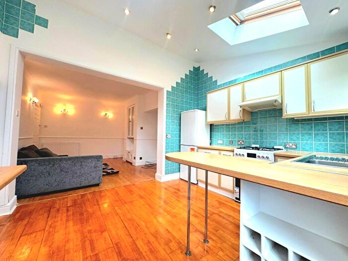 2 Bedroom Ground Maisonette To Rent In High Road, Harrow Weald, HA3