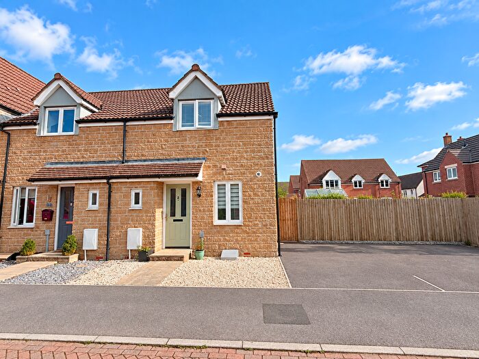2 Bedroom End Terrace House For Sale In Deer Gardens, Gillingham, SP8