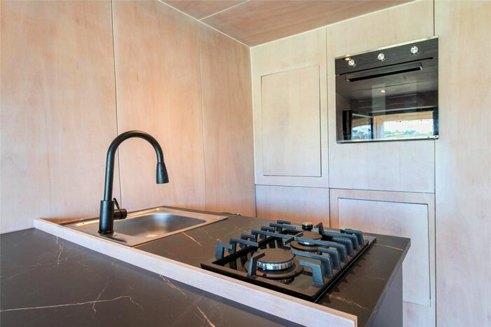 1 Bedroom Detached House For Sale In Manor Lane, Rochester, Kent, ME1