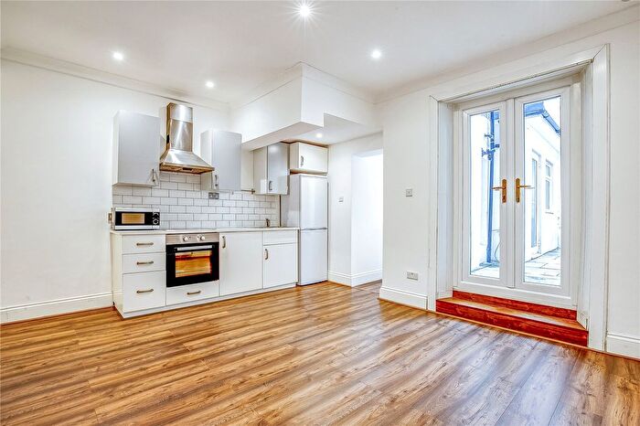 2 Bedroom Flat To Rent In Overstone Road, London, W6