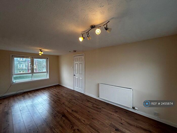 3 Bedroom Terraced House To Rent In Mowbray Rise, Livingston, EH54