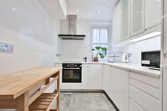 2 Bedroom Flat For Sale In Oxford & Cambridge, Marylebone, London, NW1