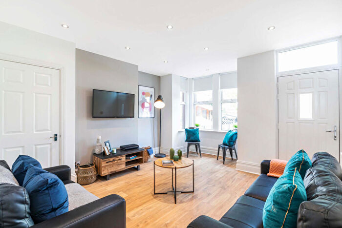 6 Bedroom House To Rent In St Anns Ave, Leeds, LS4