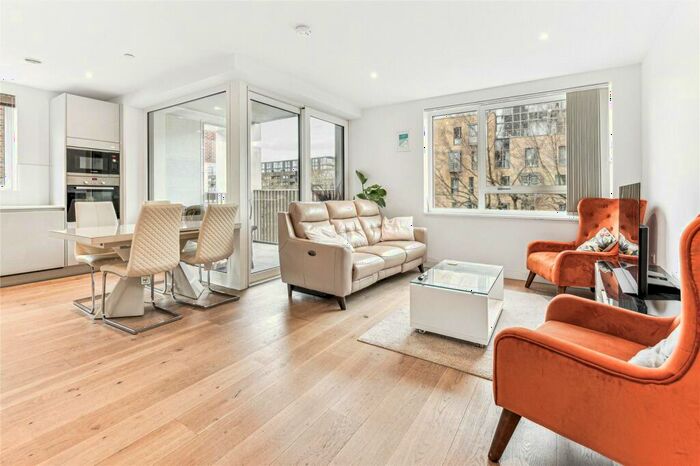 2 Bedroom Apartment To Rent In Walton Heights, Walworth Road, London, SE17