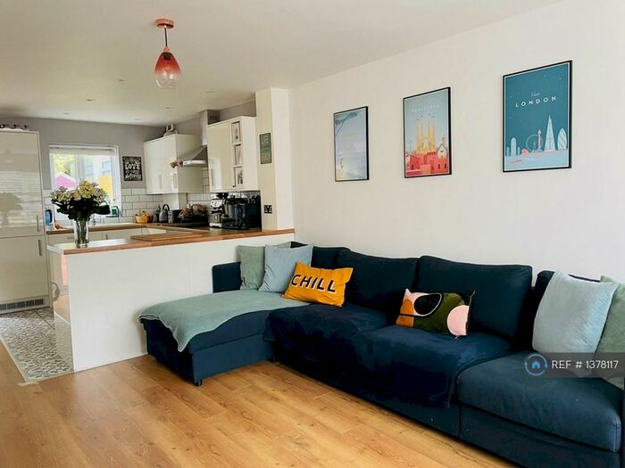 3 Bedroom End Of Terrace House To Rent In Abbotswood Road, London, SE22