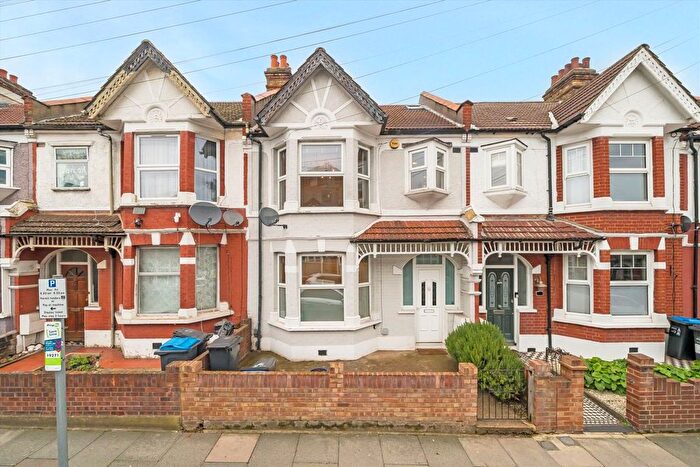 4 Bedroom Property To Rent In Seely Road, Tooting, SW17