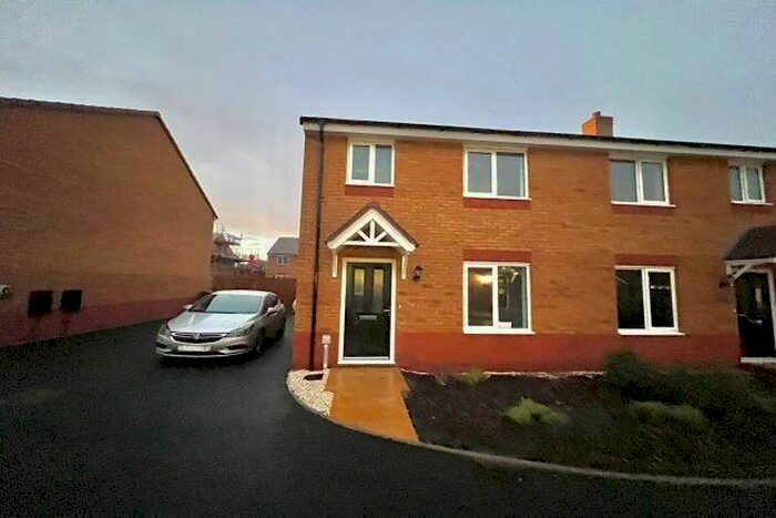 3 Bedroom Semi-Detached House To Rent In Copper Works Way, Walsall, WS3