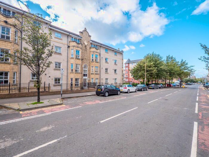 1 Bedroom Flat To Rent In Mcdonald Road, Edinburgh EH7