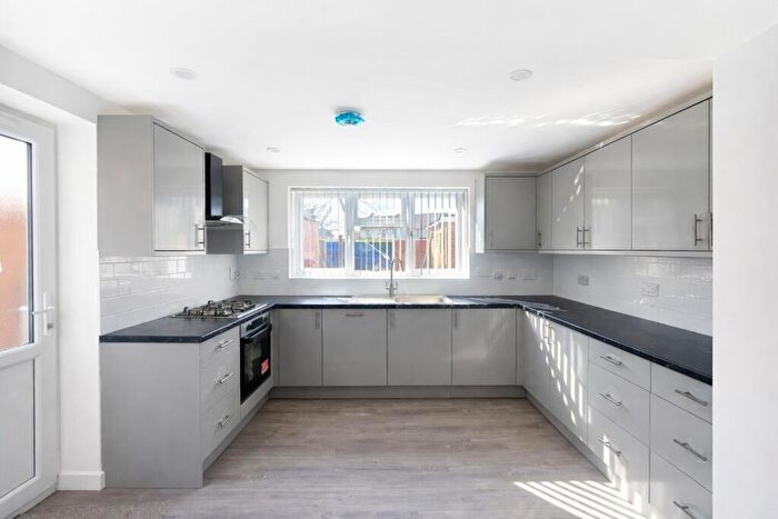 4 Bedroom Semi Detached House To Rent In Water Lane, Totton, Southampton, SO40