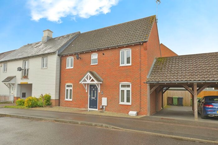 3 Bedroom Semi-detached House For Sale In Imperial Way, Ashford, Kent, TN23
