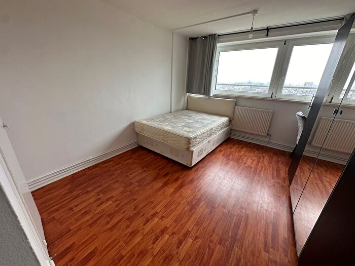 2 Bedroom Flat To Rent In Norland House, Queensdale Crescent, London, W11
