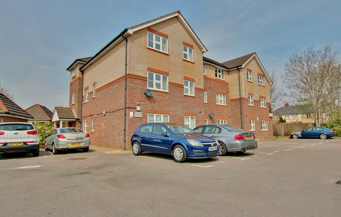 2 Bedroom Flat To Rent In Jessamine Road, Shirley Warren, SO16