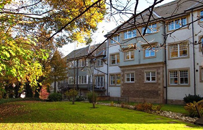 2 Bedroom Flat To Rent In West Mill Bank, Edinburgh, EH13