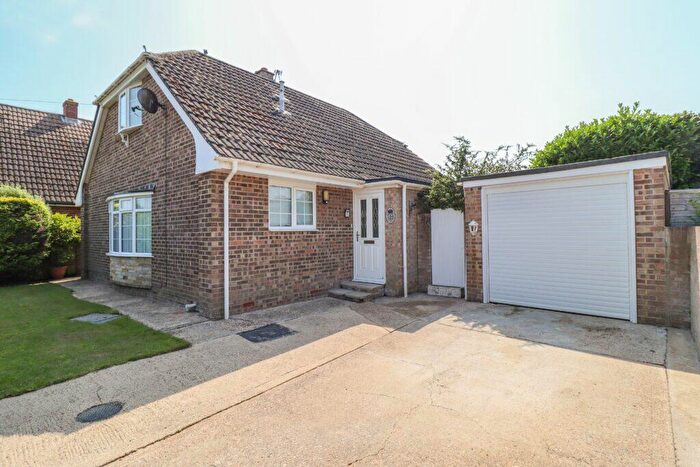 3 Bedroom Detached House For Sale In Astrid Close, Hayling Island, PO11