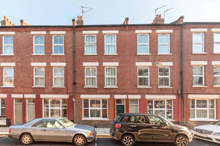 4 Bedroom House For Sale In Canrobert Street, Bethnal Green, E2