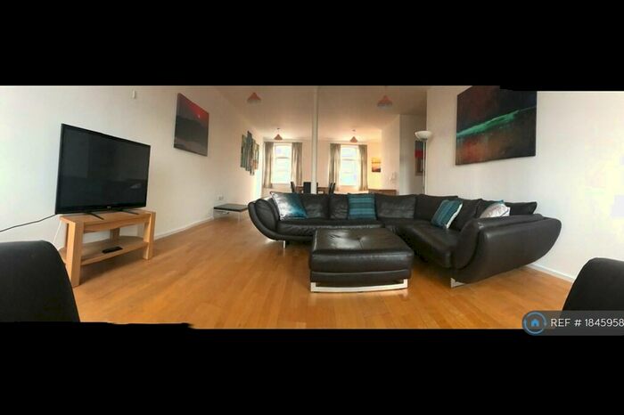 2 Bedroom Flat To Rent In Radford Court, Nottingham, NG7