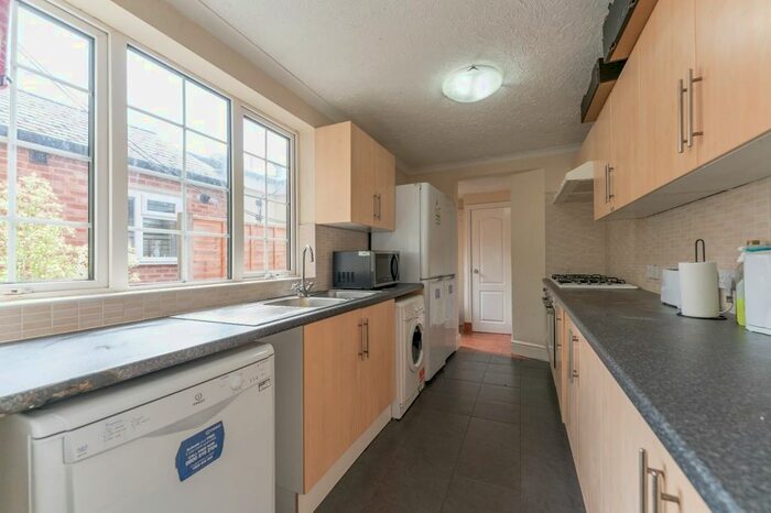6 Bedroom Terraced House To Rent In Tiverton Road, Selly Oak, Birmingham, B29